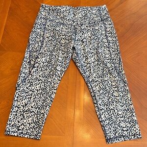 Old Navy Navy and White Printed Cropped Leggings with Pockets